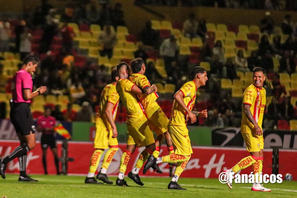 ¡Caen otros dos más: Brayton Vázquez y Antonio Torres fuera del Atlético Morelia!