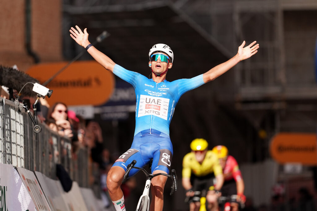 Isaac del Toro muy cerca de ganar la Tirreno Adriático 2026 al conquistar la Etapa 6