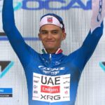 Issac Del Toro obtiene el liderato en la Tirreno Adriático