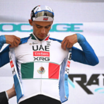 Isaac Del Toro por segundo día consecutivo resiste y mantiene liderato en la Tirreno-Adriático 2026