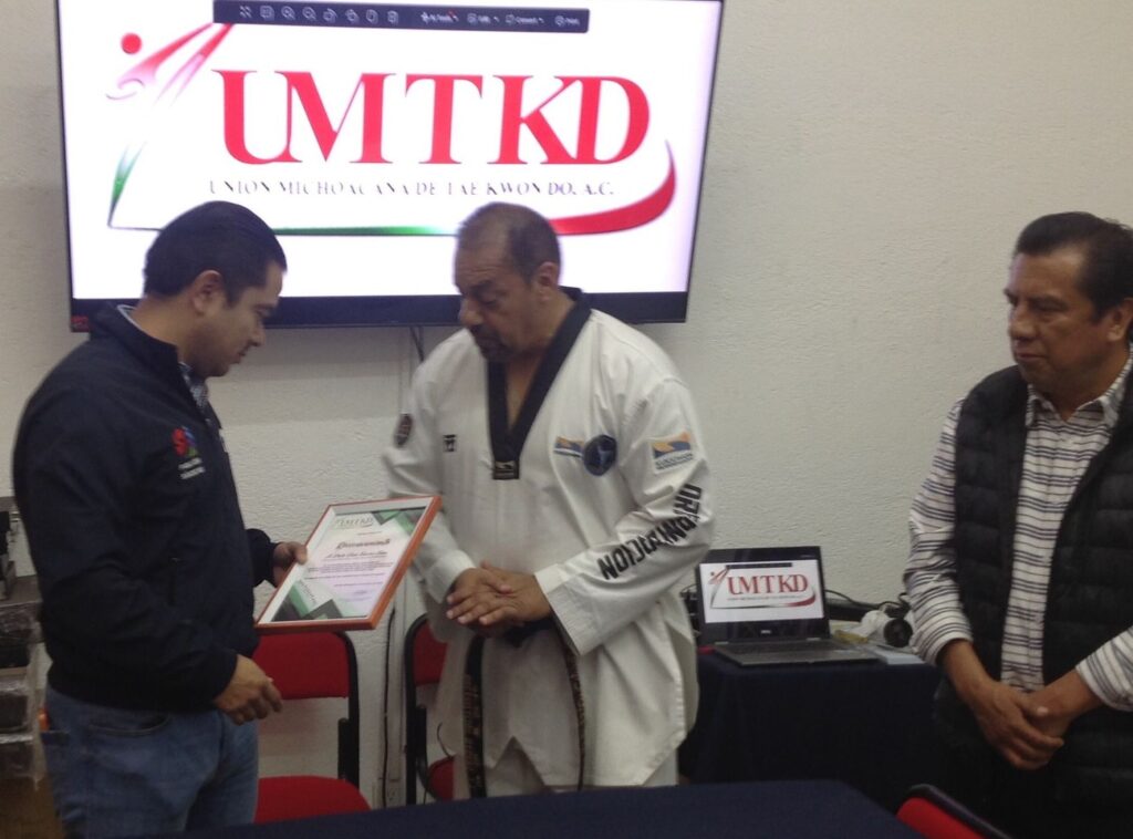 La Unión Michoacana de Tae Kwon Do reconoce el apoyo del IMCUFIDE