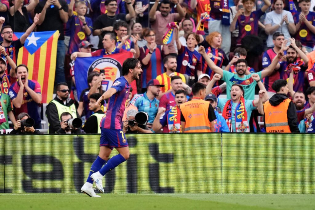 Con sabor a título, Barcelona golea 4-1 al Espanyol en el ‘derbi catalán’