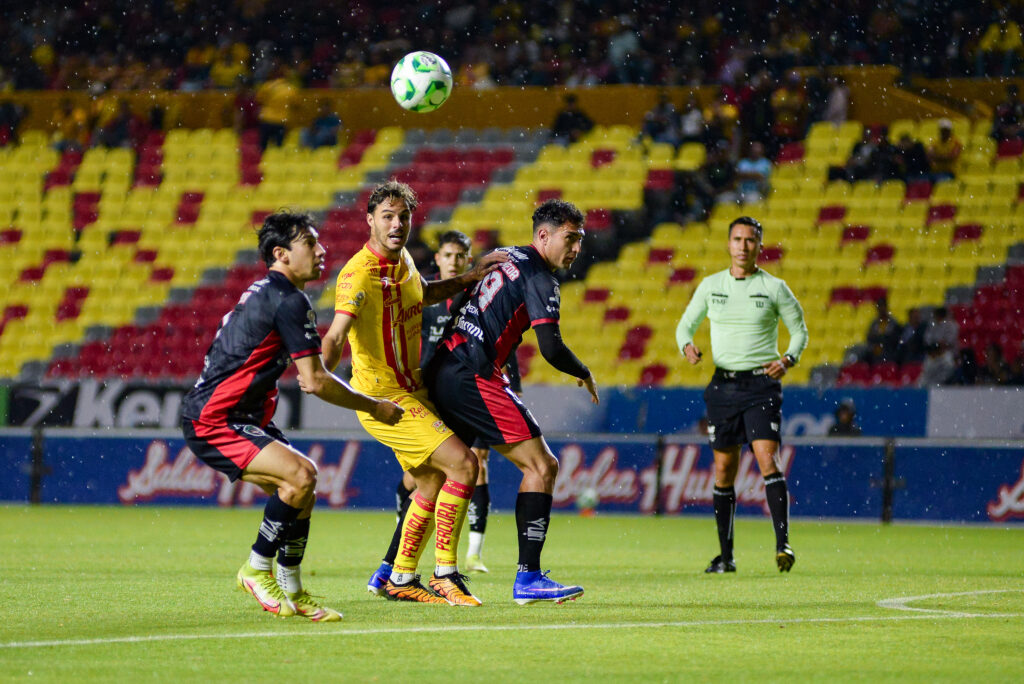 Atlético Morelia deja vivo a Coyotes Tlaxcala con par de roscas