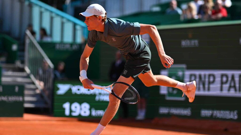 Jannik Sinner es nuevamente número 1 del mundo al vencer en partidazo a Alcaraz en final de Montecarlo