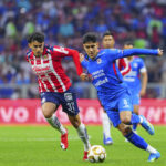 Cruz Azul con polémica empata con Chivas en la Ida de la Semifinal