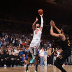 Los Knicks vinieron de atrás para ganar a Cavaliers en el Juego 1 
