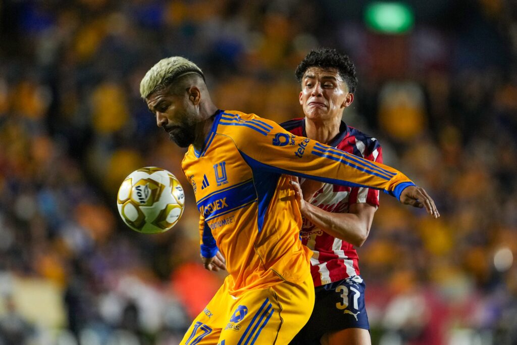 Tigres con remontada doblega 3-1 a Chivas en la Ida de Cuartos de Final
