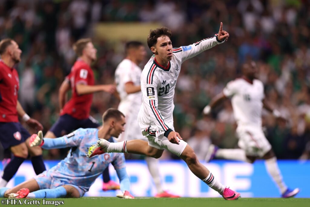 ¡Bendito mundial, México histórico, avanza de a pechito!