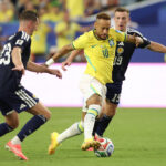 Brasil superó a Escocia en el último encuentro de fase de grupos y se quedó con el liderato del grupo C