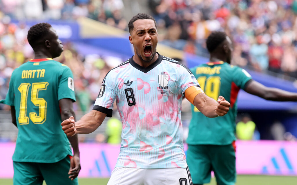 ¡Bélgica está en octavos de final al resucitar en 4 minutos y ganar con remontada de 3-2 a Senegal!