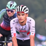 El mexicano Isaac del Toro tras la Etapa 17 del Tour de Francia se mantiene en tercer lugar y con el maillot blanco