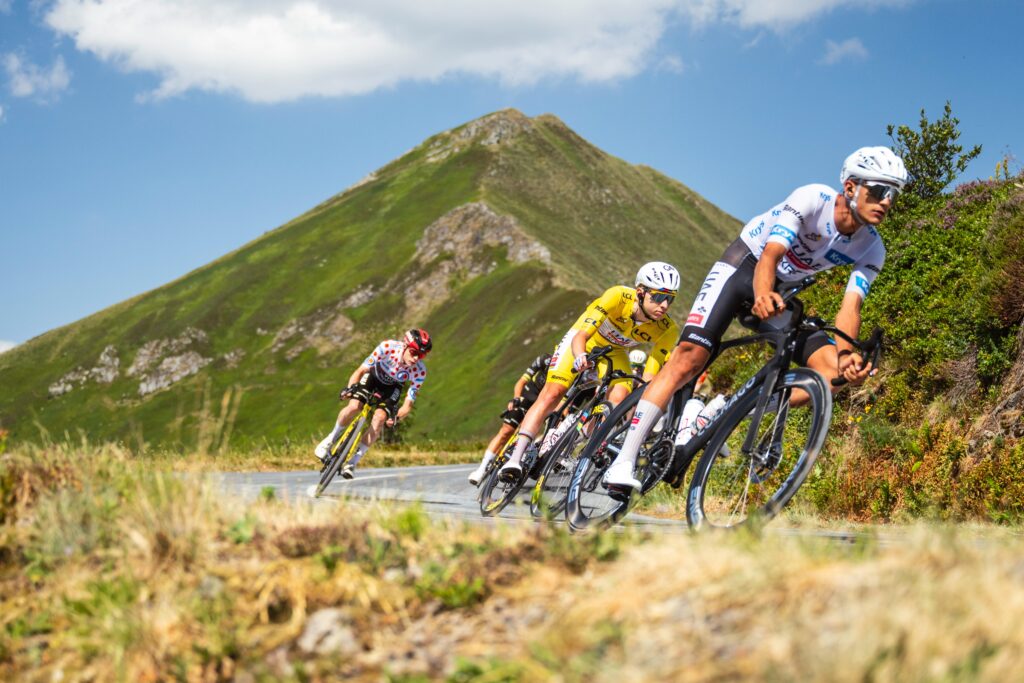 Pogacar marca su supremacía en el Tour de Francia e Isaac del Toro cae al séptimo lugar de la general