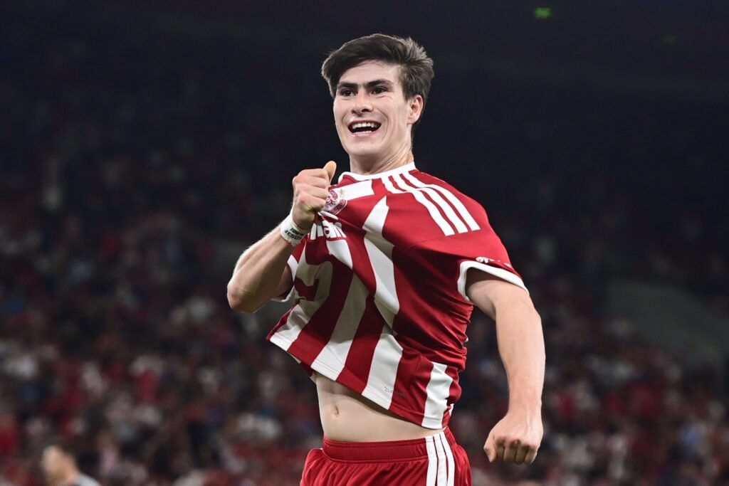 Armando “La Hormiga” González marcó doblete con el Olympiacos
