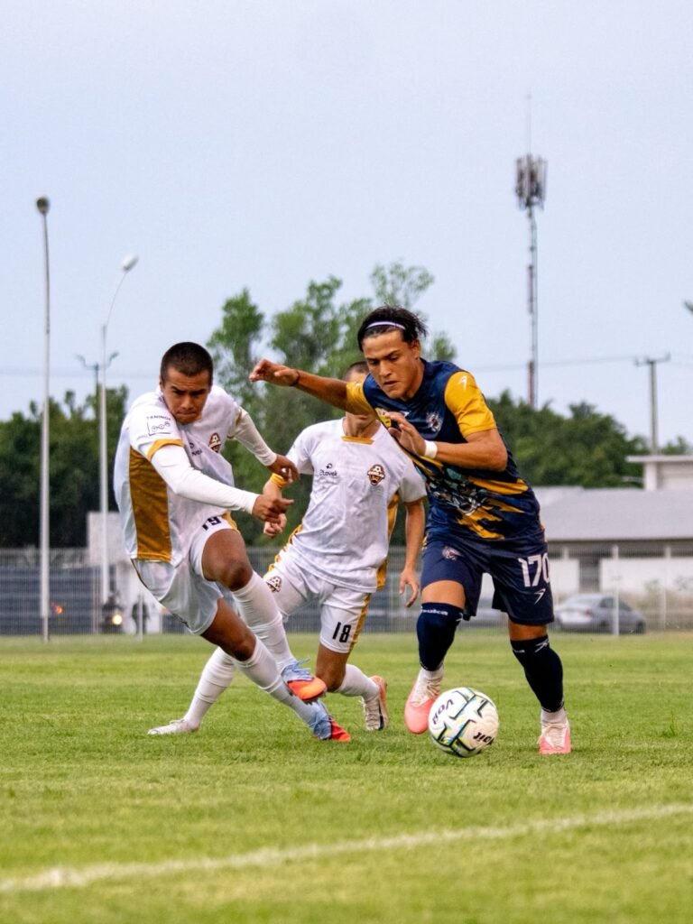 Los Zorros del Atlético Morelia-UMSNH conquistan su primer triunfo al vencer 2-1 a Gorilas de Juanacatlán