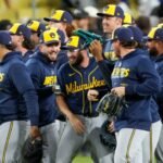 ¡Cerveceros de Milwaukee eliminan a los Dodgers y regresan a la Serie Mundial después de 44 años!