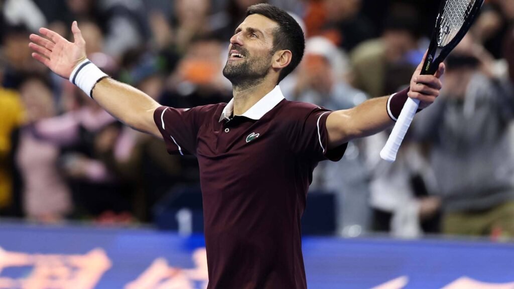 Djokovic avanza a semifinales en el Abierto de China al vencer a Zverev