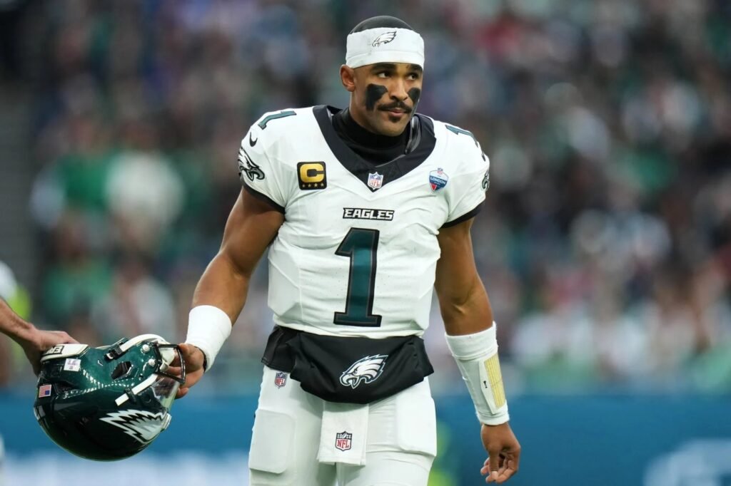 Jalen Hurts estaría fuera del resto de la temporada de la NFL con los Eagles