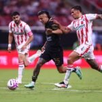 Chivas con autogol rompe la racha sin victorias al ganar a Necaxa